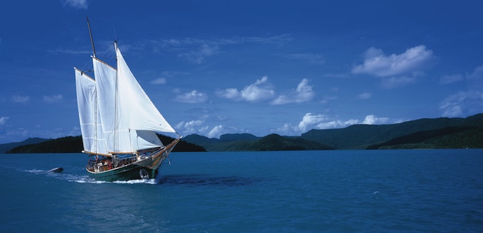 "Windjammer" Sailing through Cid Harbour