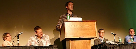 Conference speaking can help bloggers make valuable contacts