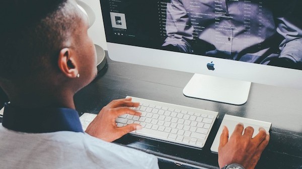 Grow Traffic to Your Blog Through Guest Posting and Creating Content for Other Blogs, Forums, Media and Events on ProBlogger (the podcast)