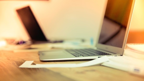 So we know how to start a blog post, write a great headline, and hook the reader in, but what happens next? 8 Effective Ways to End a Blog Post: on ProBlogger.net