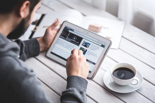 How to Get Readers Glued to Your Content Until they Convert