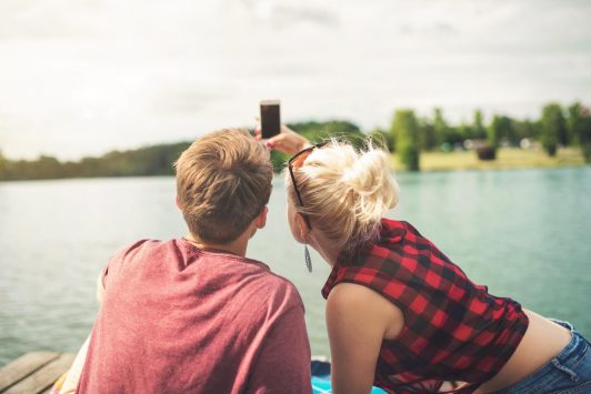 how to reach out to influencers in your niche