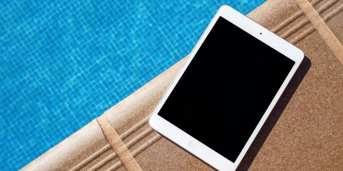 Tools and techniques for blogging on the road